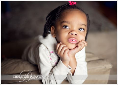 Hands on chin - NJ Child Photographe